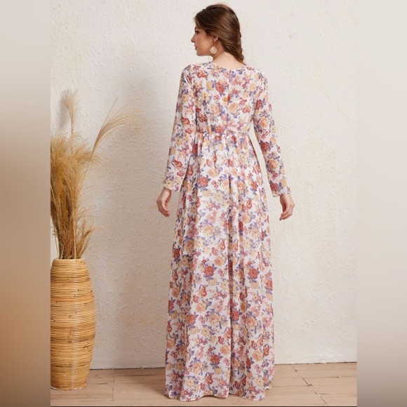 All over floral print dress available in blue as well - Picture 4 of 8